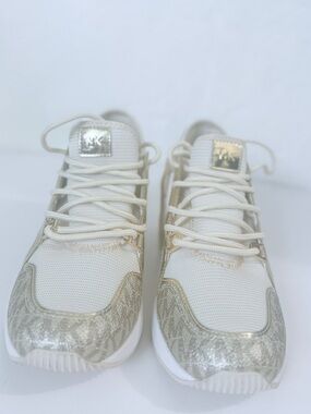 Used Michael Kors Liv Trainer Sneakers in White/Cream/Gold Women Size 5.5 - Used